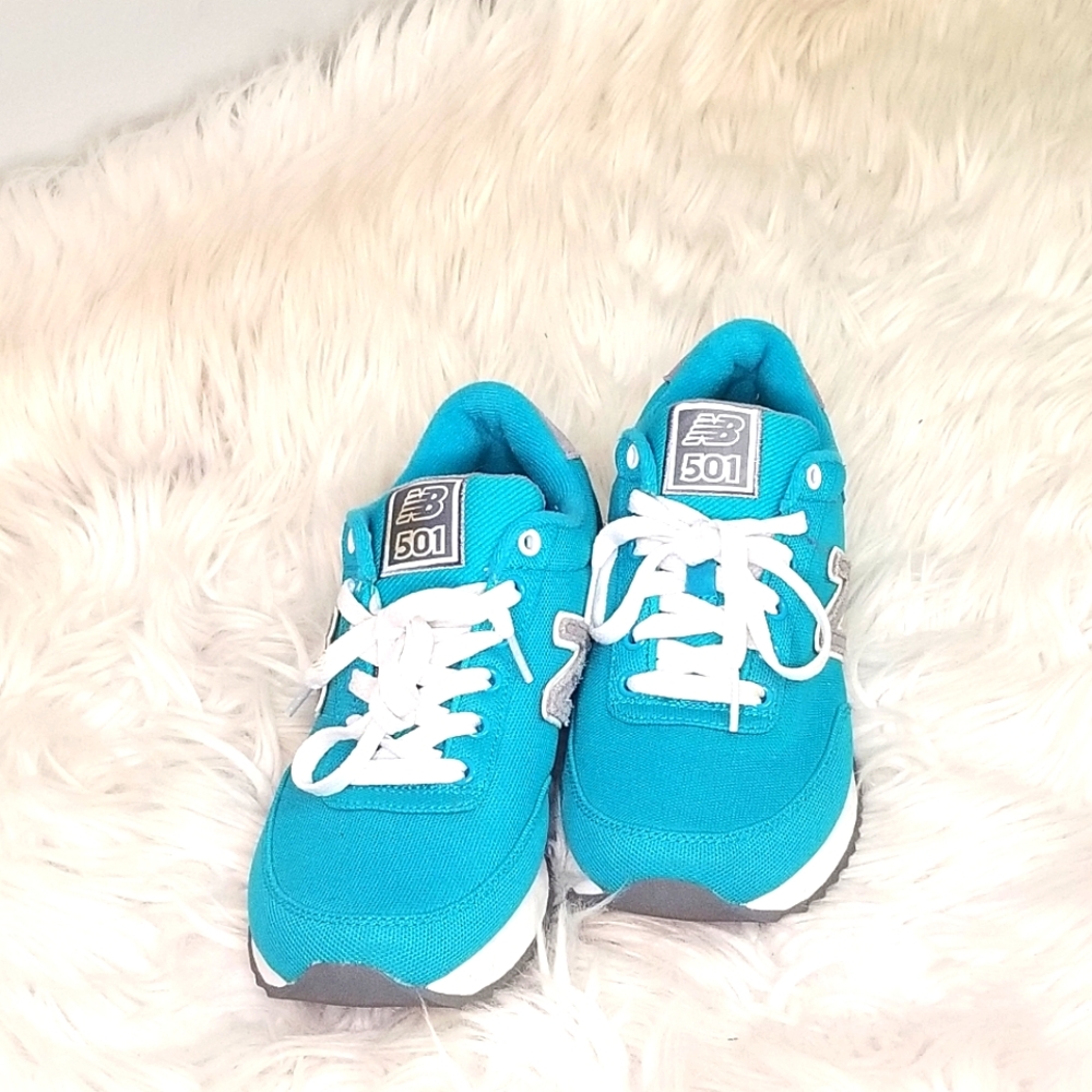 New Balance 501 womens size 7 turquoise/white/gray
